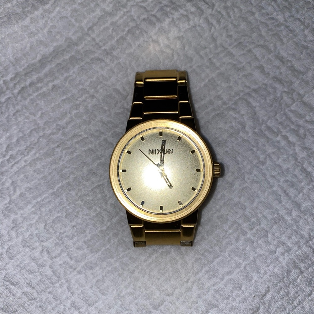 Nixon watch